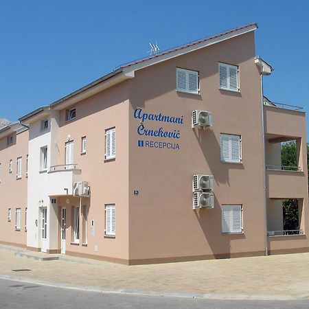 Apartments Crnekovic V バスカ エクステリア 写真