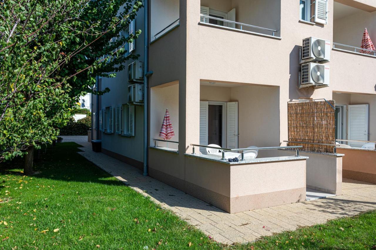 Apartments Crnekovic V バスカ エクステリア 写真