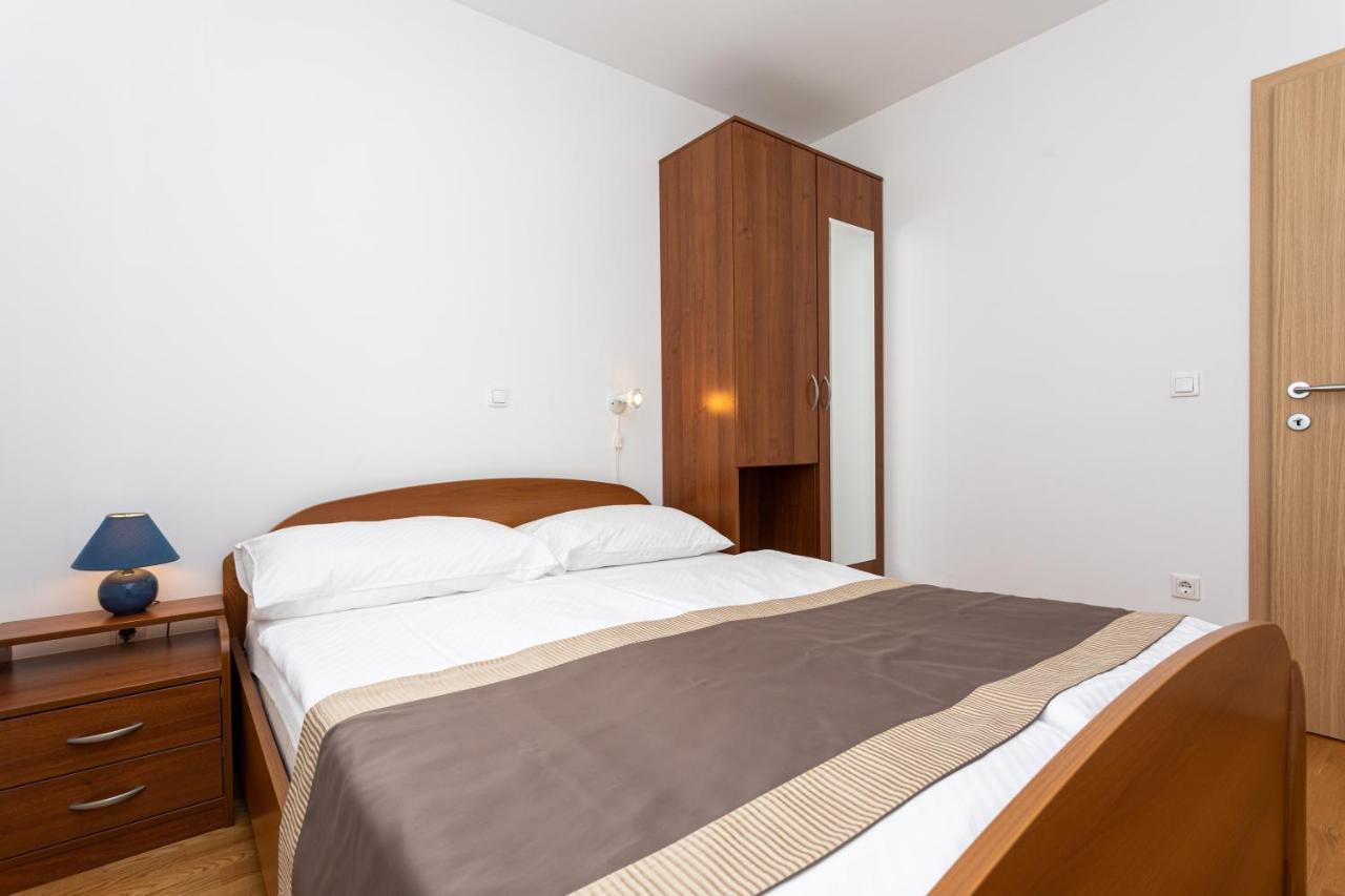 Apartments Crnekovic V バスカ エクステリア 写真