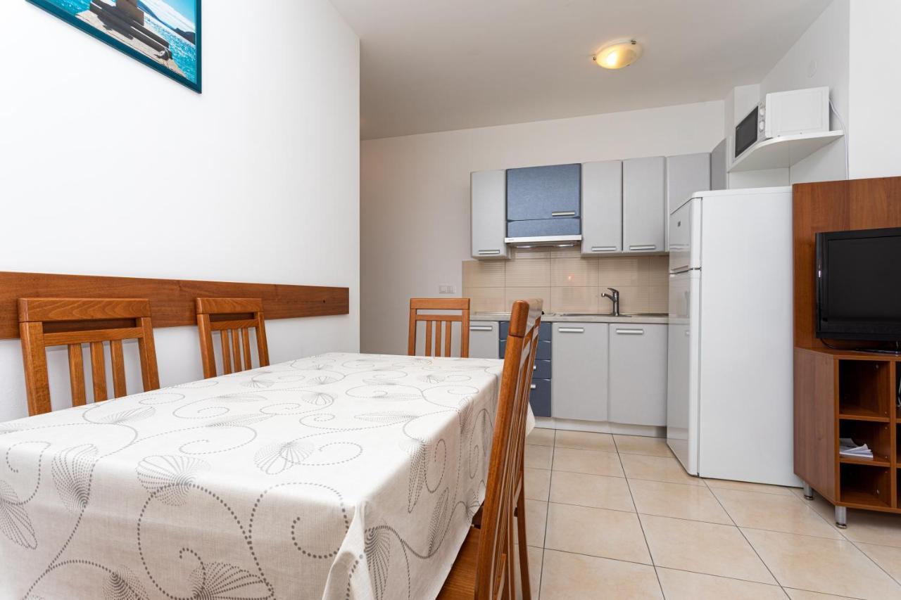 Apartments Crnekovic V バスカ エクステリア 写真
