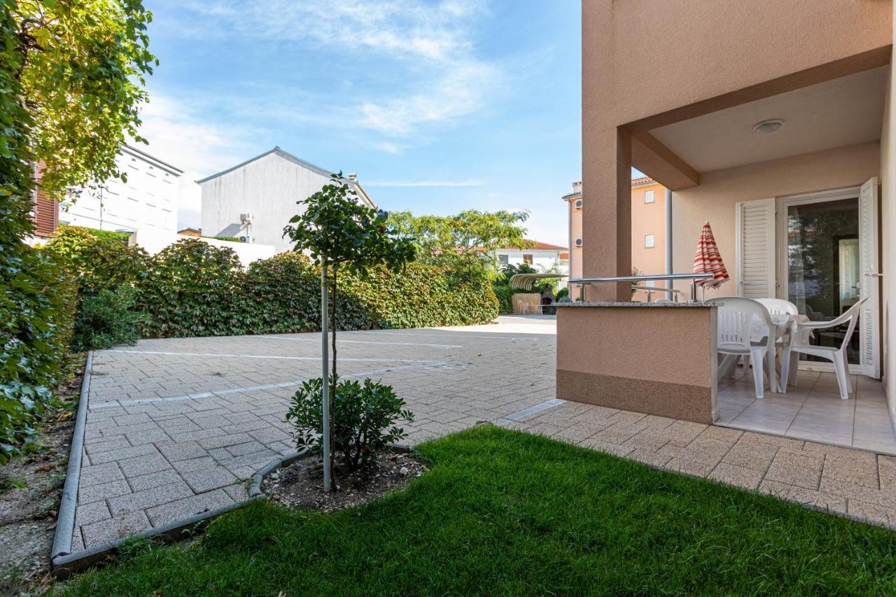 Apartments Crnekovic V バスカ エクステリア 写真