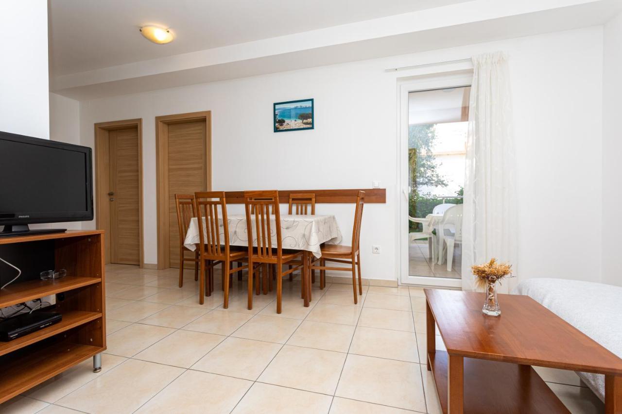 Apartments Crnekovic V バスカ エクステリア 写真