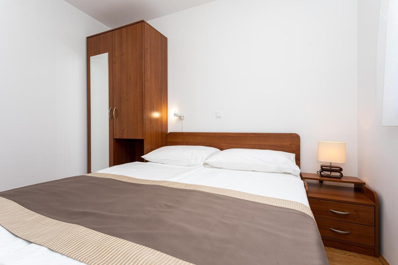 Apartments Crnekovic V バスカ エクステリア 写真