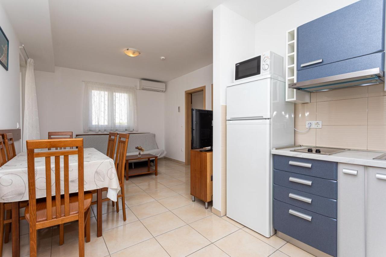 Apartments Crnekovic V バスカ エクステリア 写真