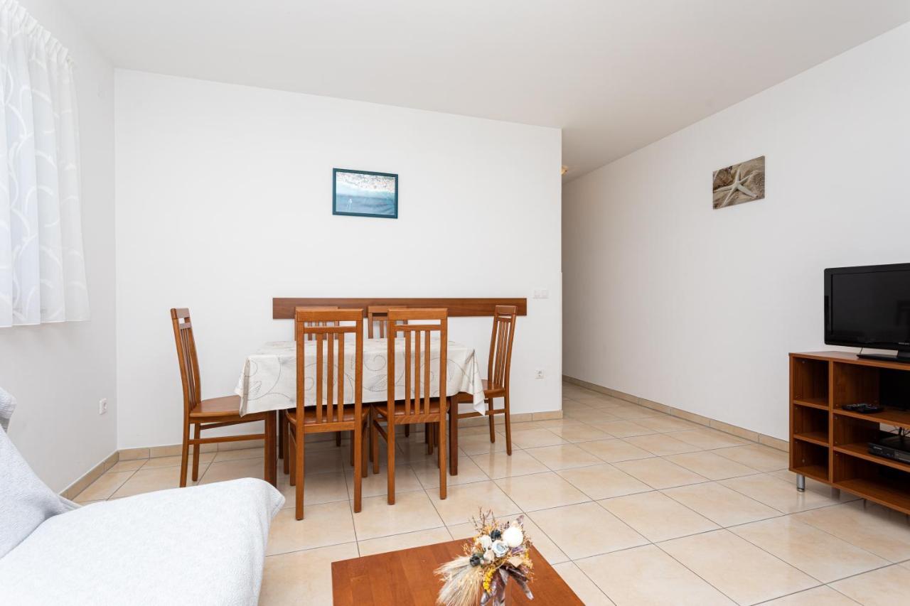 Apartments Crnekovic V バスカ エクステリア 写真