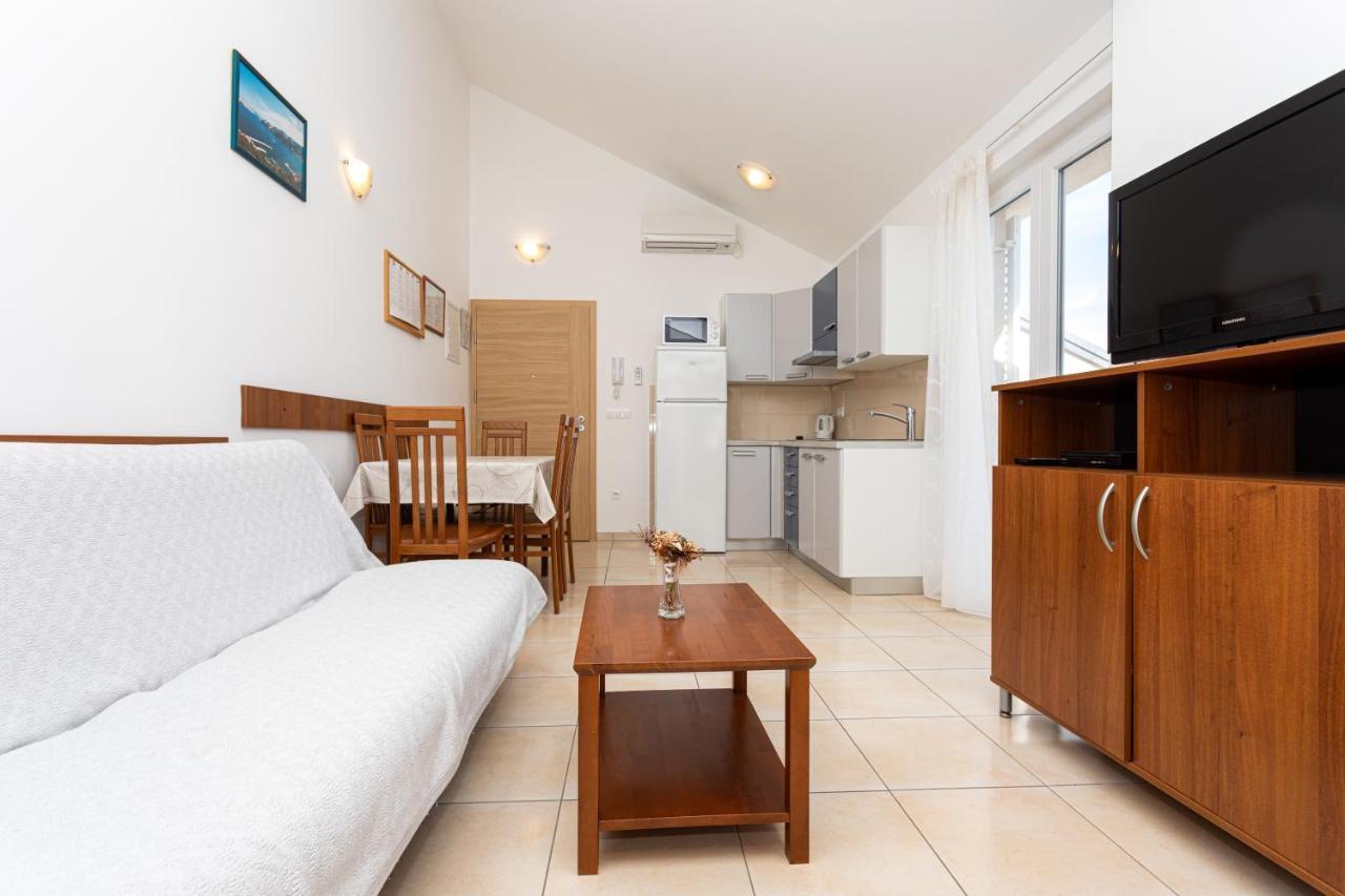 Apartments Crnekovic V バスカ エクステリア 写真