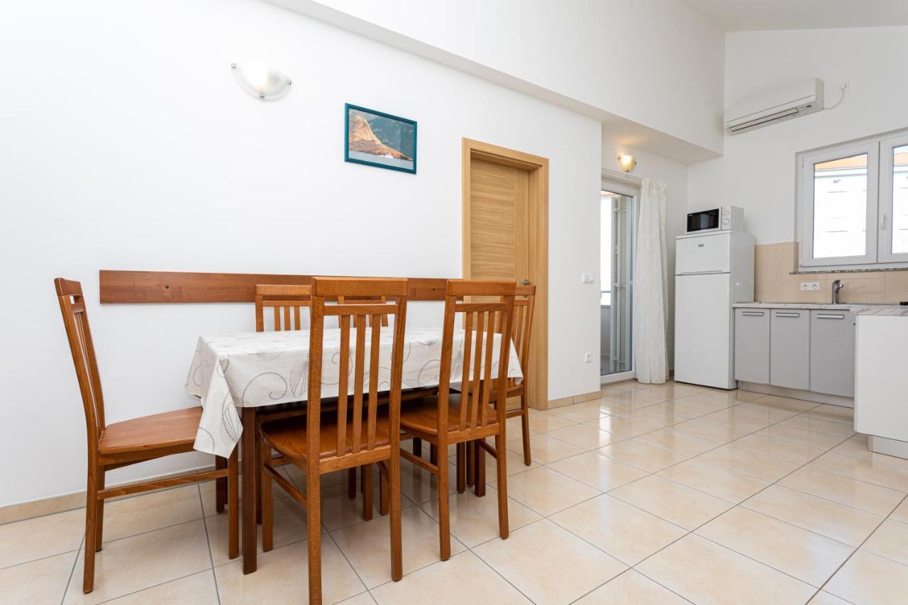 Apartments Crnekovic V バスカ エクステリア 写真